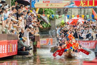 弹无虚发！里夫斯首节5中5得到12分2篮板